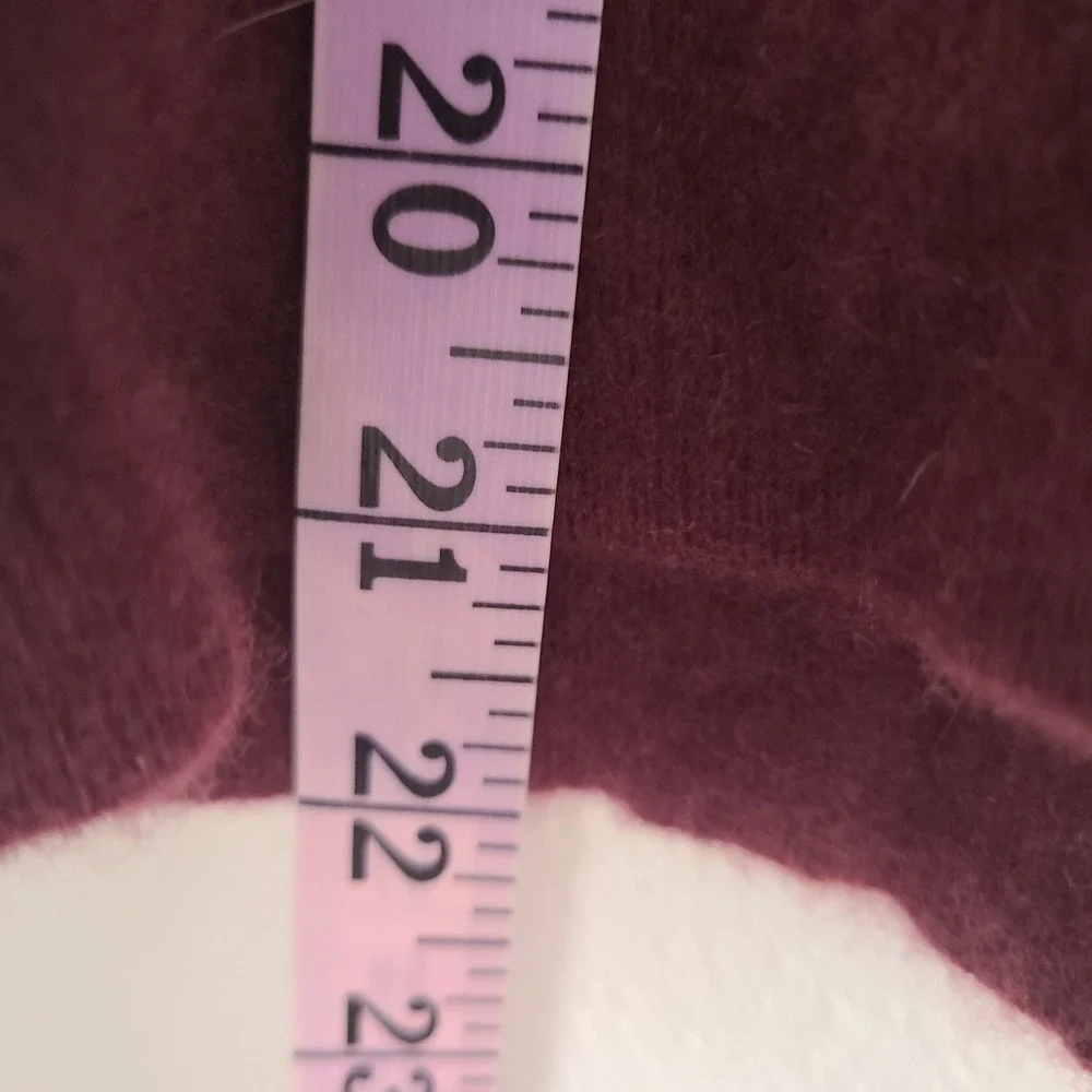 Everlane 100% Cashmere Burgundy Plum SMALL V Neck Sweater Wine Purple Old Money‎
